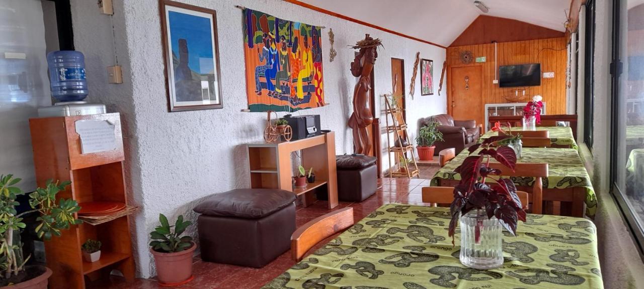 Cabanas & Hostal Tojika Hanga Roa Buitenkant foto