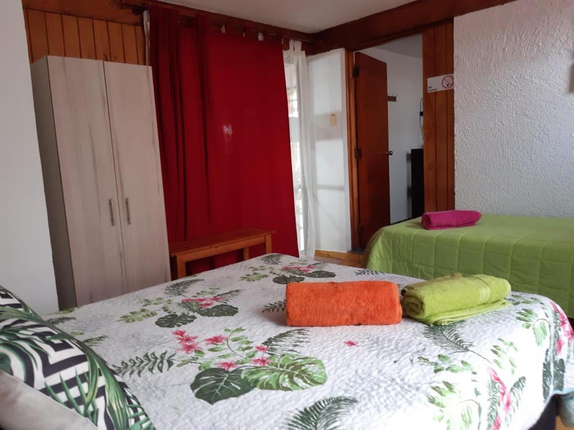 Cabanas & Hostal Tojika Hanga Roa Buitenkant foto