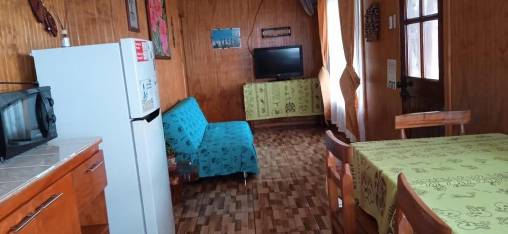 Cabanas & Hostal Tojika Hanga Roa Buitenkant foto