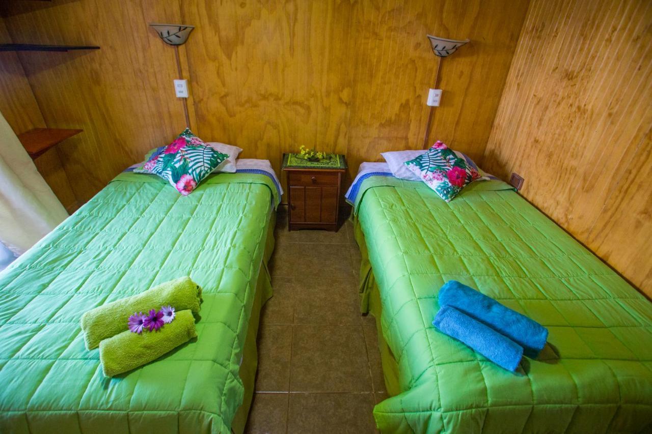Cabanas & Hostal Tojika Hanga Roa Buitenkant foto